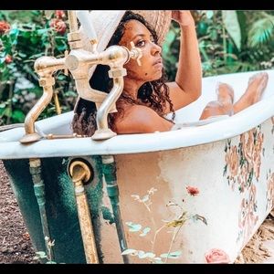 Meet your Posher, Verina